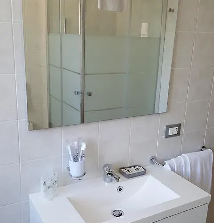 דירה Basic Zona Lago לקו